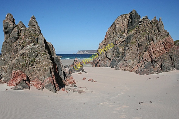 Photo 6"x4" Lewisian Rocks on Tr\u00c3\u00a0igh na h-Uamhag Leirinmore c2008