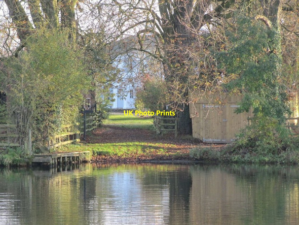 Photo 6"x4" New doors on the boathouse North Stoke\/SU6186 c2011