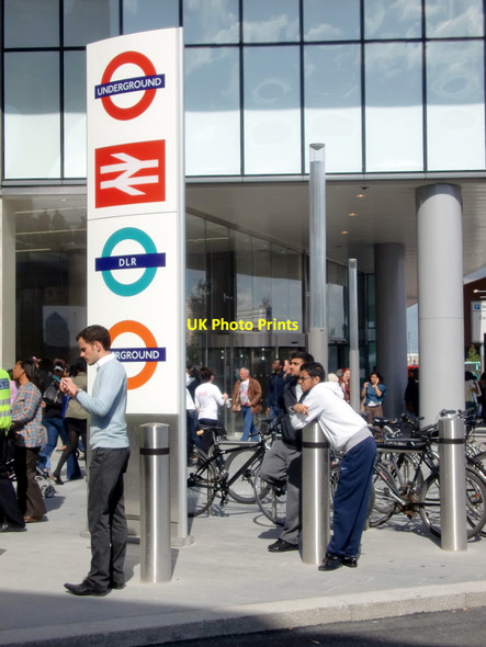 Photo 6"x4" Stratford Station, East London Stratford\/TQ3884 c2011