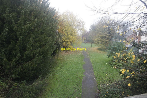 Photo 6"x4" Path on the line Hampstead Norreys c2011