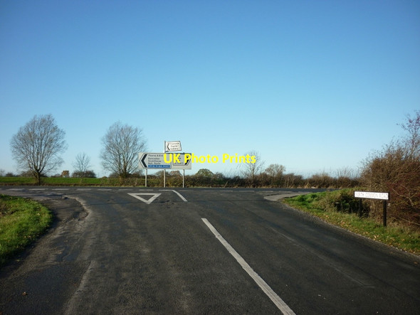 Photo 6"x4" North Common Road joins the A164 Hangsman Hill c2011