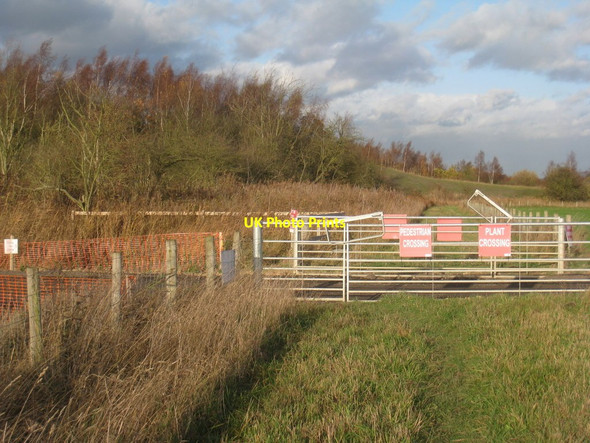 Photo 6"x4" Crossing the new road Moorends c2011