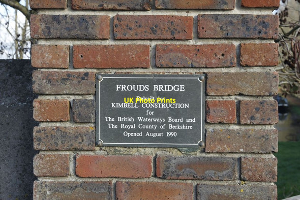 Photo 6"x4" Plaque on the pillar Aldermmaston c2011
