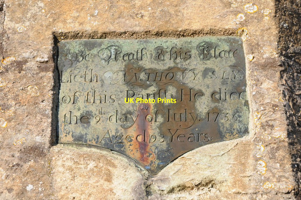 Photo 6"x4" Brass memorial, Duntisbourne Abbots church Duntisbourne Abbots c2011