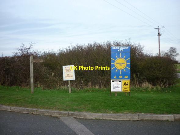 Photo 6"x4" The Centenary Way towards Muston Grange Farm Filey c2011