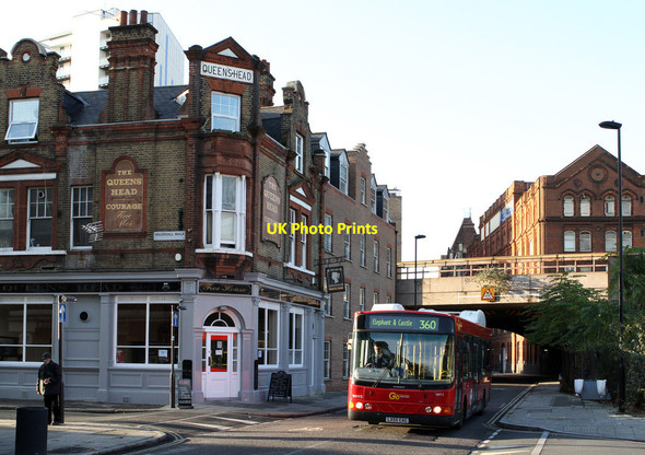 Photo 6"x4" Black Prince Road Westminster c2011