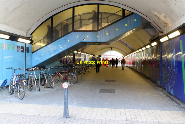 Photo 6"x4" Under Vauxhall Station Westminster c2011