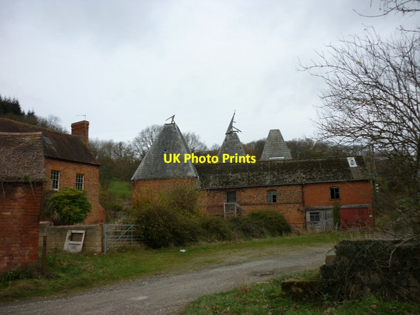 Photo 6"x4" Oast Houses at Upper Mitchell Farm Ledbury c2011