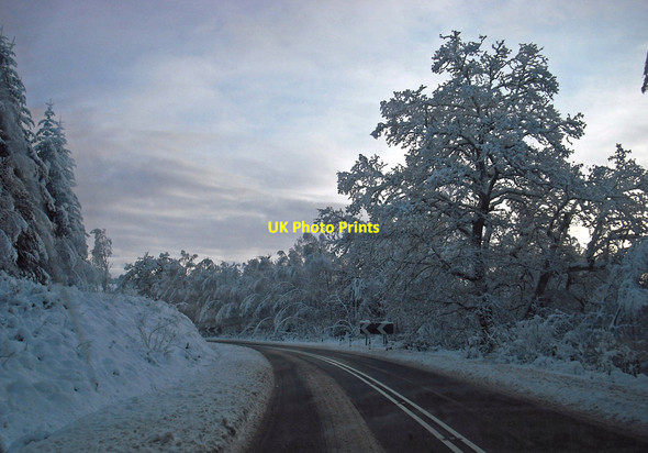 Photo 6"x4" A87 towards Invergarry in snow Faichem c2009