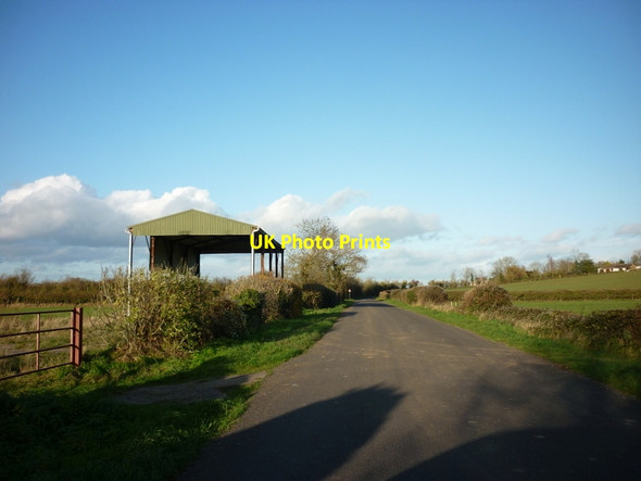 Photo 6"x4" A barn near Pennyhay Lane Bevington c2011