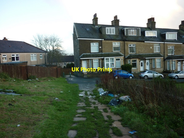 Photo 6"x4" Looking towards Avenel Terrace, Allerton School Green\/SE1133 c2011