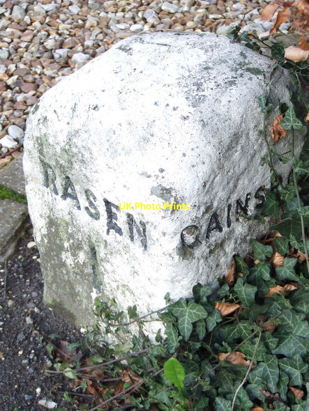 Photo 6"x4" Old Milestone Market Rasen c2011 P1