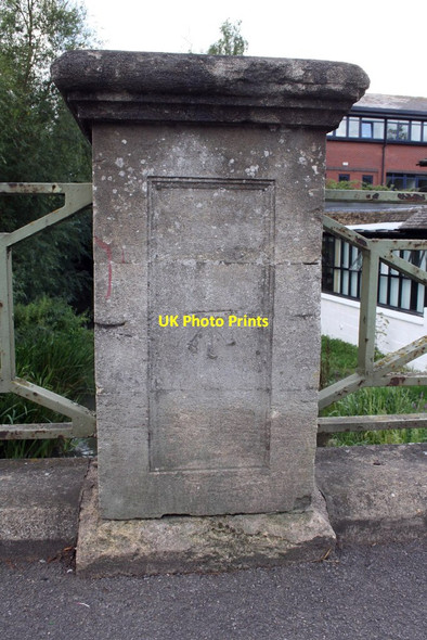 Photo 6"x4" Benchmark on Botley Bridge, Westway Oxford\/SP5106 c2011
