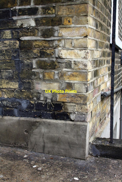 Photo 6"x4" Benchmark on #240 Grays Inn Road London c2011