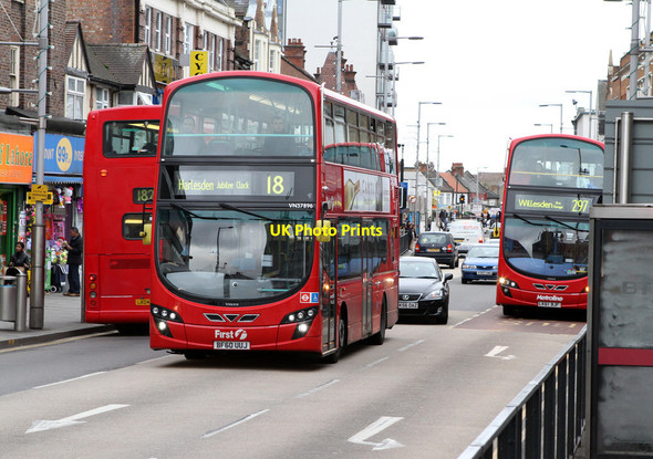 Photo 6"x4" Wembley High Road On Boxing Day Wembley c2011