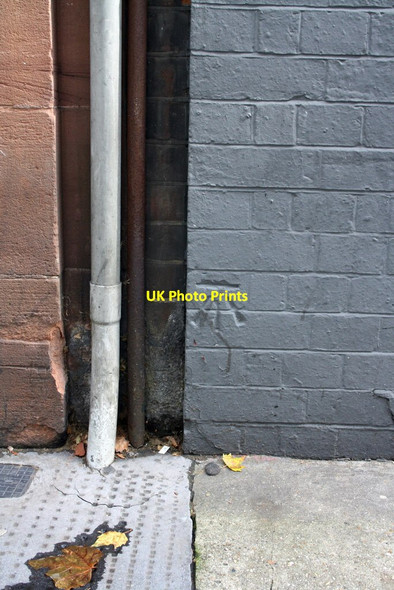 Photo 6"x4" Benchmark on #68 Rosebery Avenue London c2011