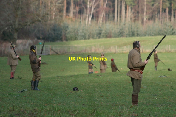 Photo 6"x4" Guns deployed by the Beeches Woodside\/NJ0555 c2011