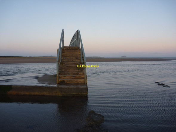 Photo 6"x4" Coastal East Lothian : Early On New Year Morning Dunbar c2012