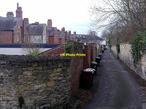 Photo 6"x4" Lane at rear of Stephenson Terrace Prudhoe c2011