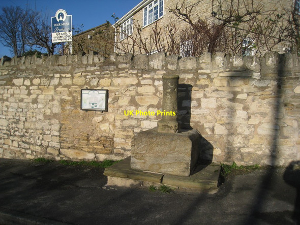 Photo 6"x4" The Village Cross, Fairburn Fairburn c2012