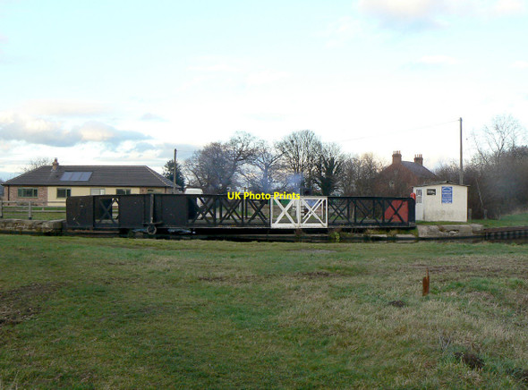 Photo 6"x4" No.3 (Pollington) Swing Bridge Pollington c2011 P1