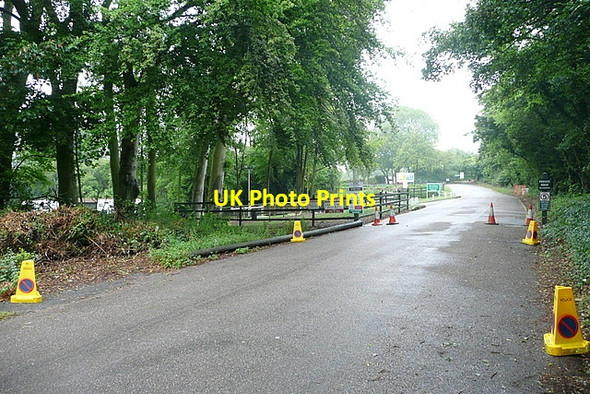 Photo 6"x4" Caravan site No Man's Land\/SU5029 c2011