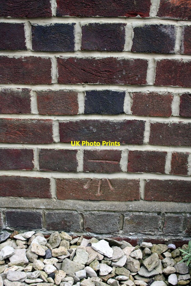 Photo 6"x4" Benchmark on #93 Bainton Road Oxford\/SP5106 c2011