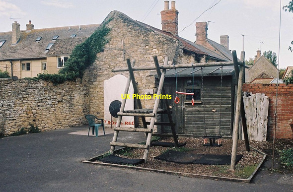Photo 6"x4" The Bell Inn (3) - play area, 21 Standlake Road, Ducklington Witney c2011