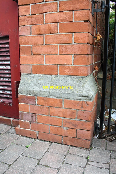 Photo 6"x4" Benchmark on Gents on Matilda Street Sheffield\/SK3587 c2011