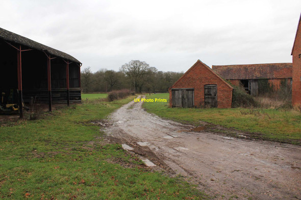 Photo 6"x4" Footpath through Thornhill Farm Weethley c2012