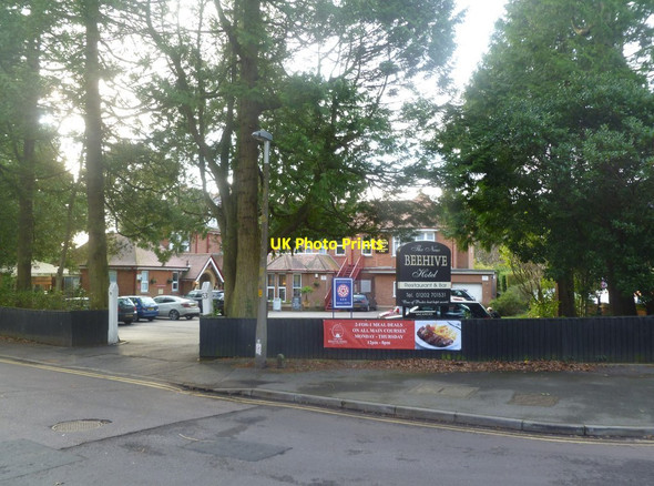 Photo 6"x4" Canford Cliffs, The New Beehive Hotel Canford Cliffs c2012