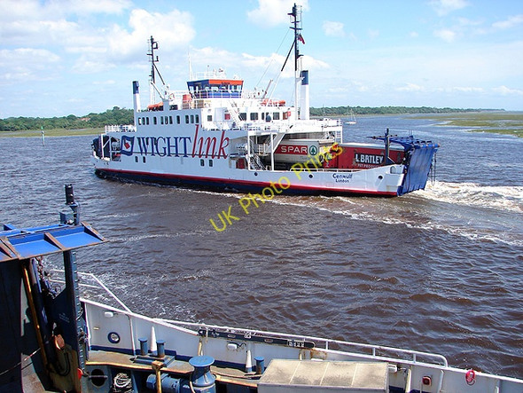 Photo 6"x4" Ships that pass...... Lymington c2008