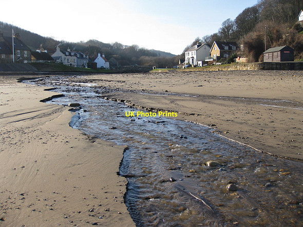 Photo 6"x4" East Row Beck flowing across the beach Sandsend\/NZ8612 c2012