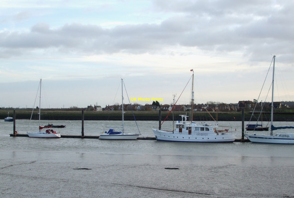 Photo 6"x4" Pontoon on Crouch North Fambridge c2012