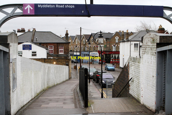 Photo 6"x4" Shops This Way Wood Green\/TQ3090 c2012