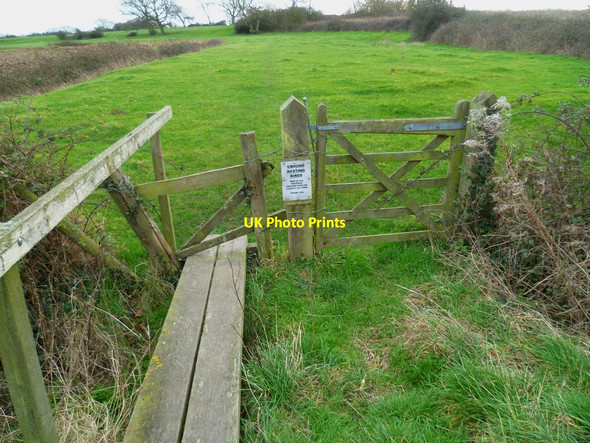 Photo 6"x4" Gate on footpath south of Chichester Golf Course Street End\/SZ8599 c2012