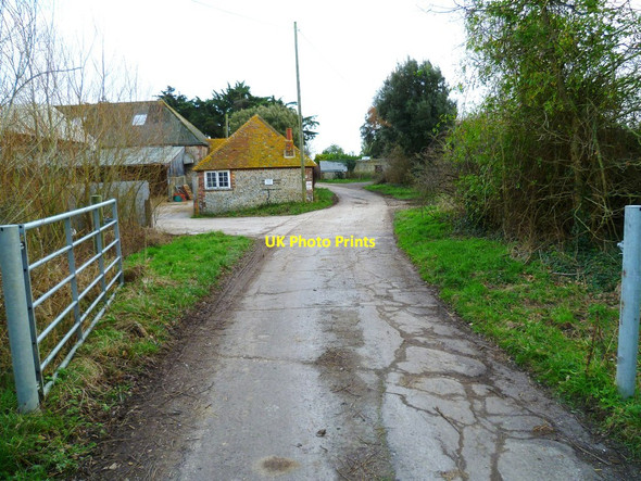 Photo 6"x4" The way in to Chalder Farm Street End\/SZ8599 c2012