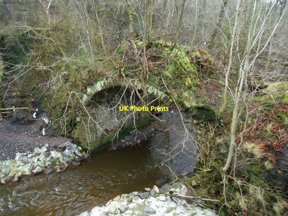 Photo 6"x4" Castlecary, Red Burn Castlecary c2012