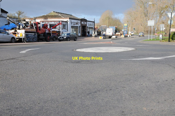Photo 6"x4" Mini-roundabout in Upton upon Severn Upton upon Severn c2012