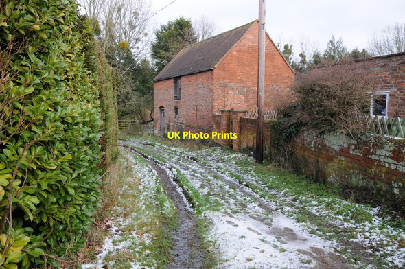 Photo 6"x4" Farm building at Church End Church End\/SO8936 c2012