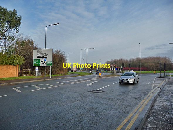 Photo 6"x4" Lyde Green Roundabout Blackhorse\/ST6677 c2012