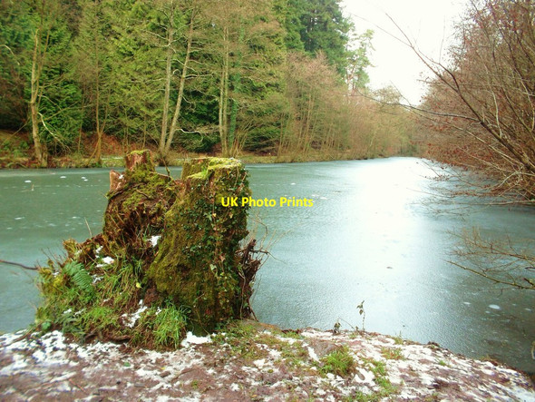 Photo 6"x4" Frozen Soudley Middle Pond Grange Village c2012