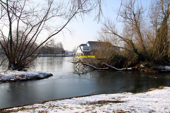 Photo 6"x4" The River Thames from The Griffin Reading c2012