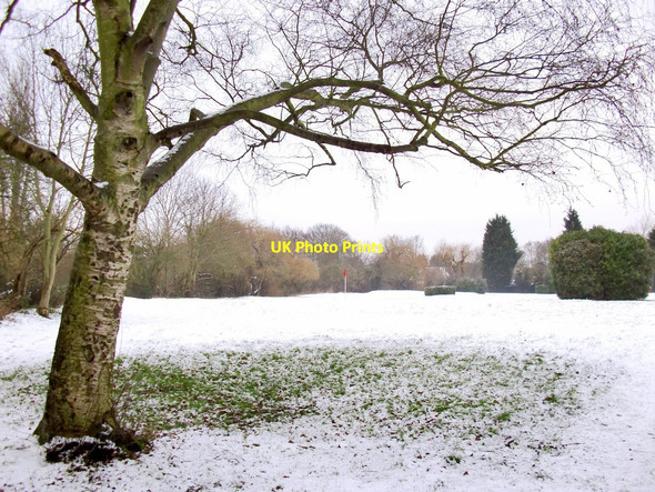 Photo 6"x4" The 'pitch and putt', Palewell Park, under snow Barnes c2012