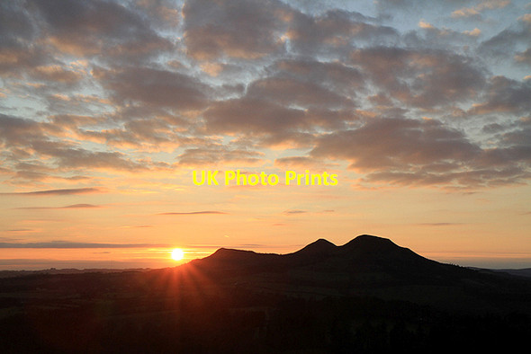 Photo 6"x4" An Eildon Hills sunset Faughill c2012