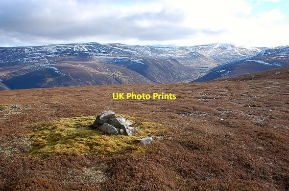 Photo 6"x4" Cairn and moss cushion, Creag a' Mhadaidh Creag a' Mhadaidh\/NO1284 c2012