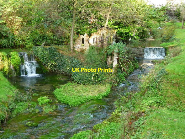 Photo 6"x4" Wookey Hole - Fantasy Garden Wells c2011