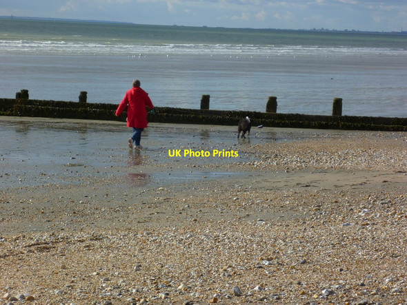 Photo 6"x4" Enjoying the beach at Bracklesham Bay Bracklesham c2012