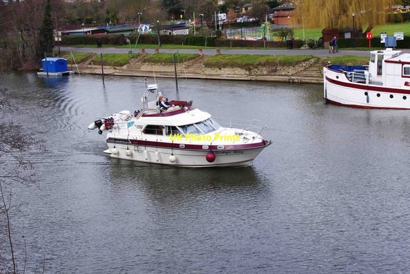 Photo 6"x4" Boat on the River Severn approaching Stourport Bridge, Stourport-on-Severn Stourport-on-Severn c2012