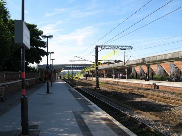 Photo 6"x4" Wakefield Westgate Station - Platform 1 - To the South Wakefield\/SE3320 c2008